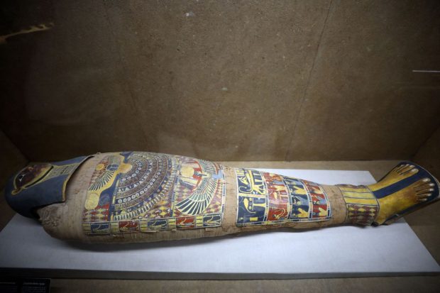 Descoperire remarcabilă în Egipt: Fragment din „Iliada” găsit într-o mumie la Al-Bahnasa