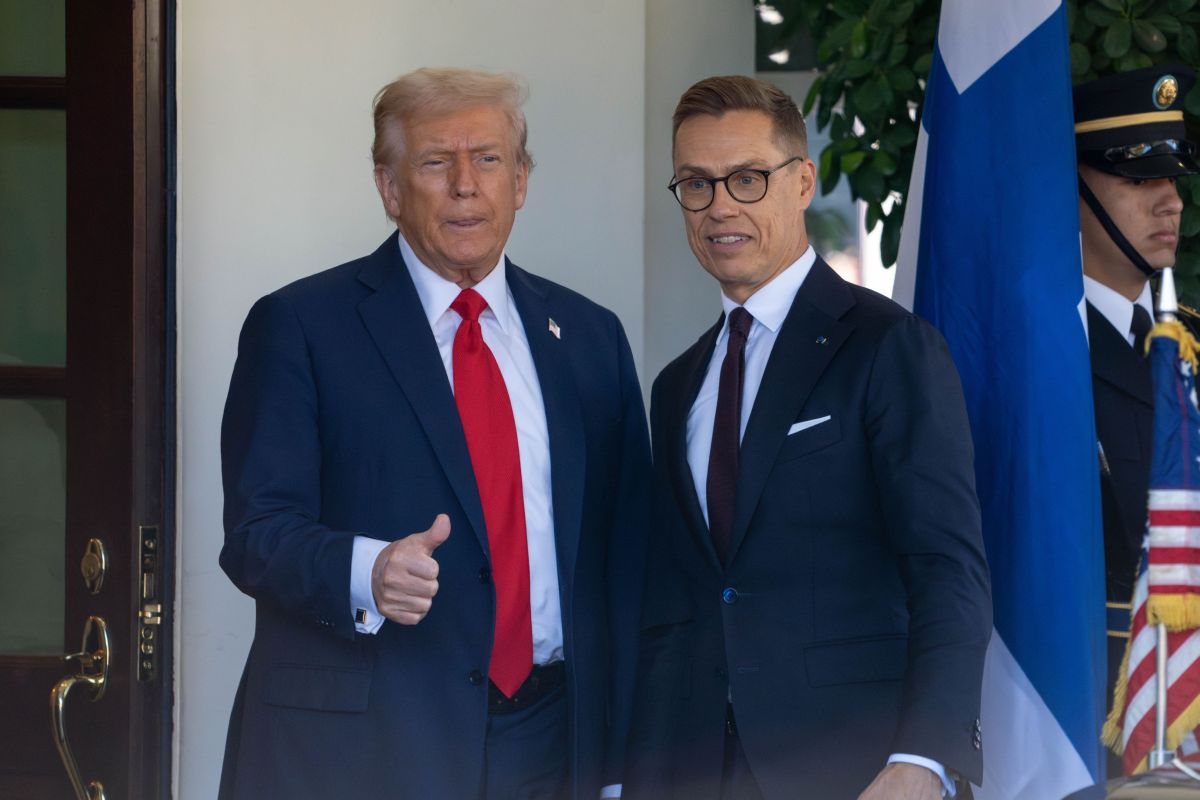 Stubb îl abordează pe Trump: Mesaj de calmare pe fondul tensiunilor NATO și Iran
