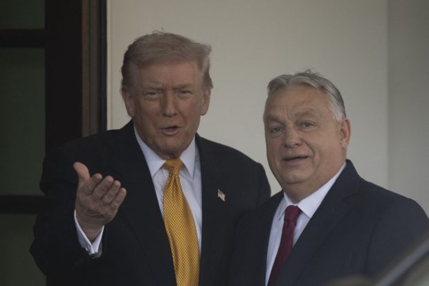 Donald Trump s-a prefăcut că nu aude întrebarea despre înfrângerea lui Viktor Orbán