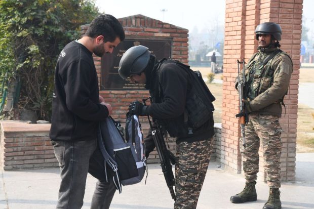 Petrecerea sângeroasă din Bulandshahr: trei tineri uciși după o farsă cu tort