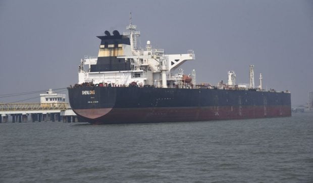 Primul petrolier care a trecut prin Strâmtoarea Ormuz după blocada impusă de SUA este o navă din China