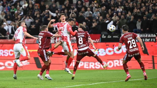 Dinamo se impune în fața Rapidului și îi complică giuleștenilor drumul către titlu