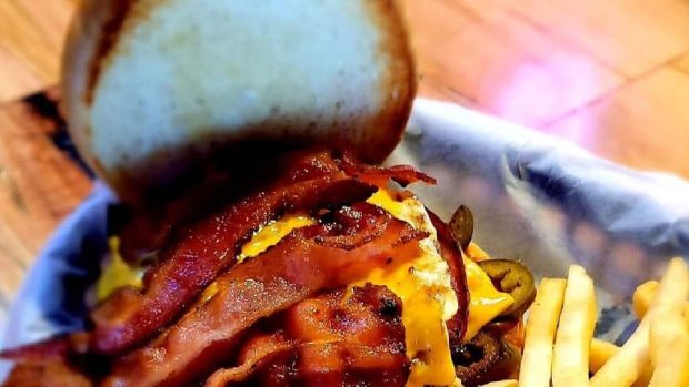 Hi-Ho Burgers and Brews își încheie activitatea după aproape opt decenii în Dilworth, Minnesota
