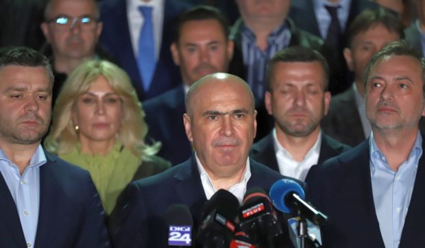 30 de guverne în 35 de ani: cât ne costă, de fapt, nota de plată a instabilității politice din România