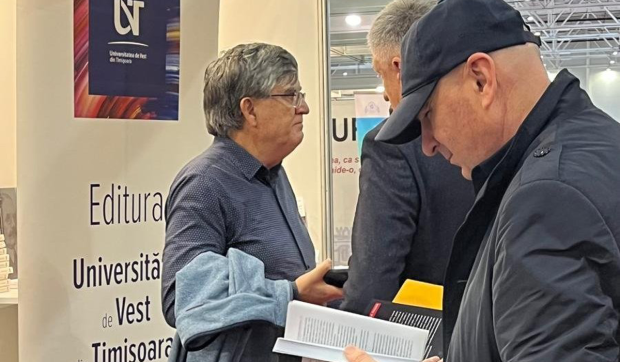 Românii nu mai cumpără cărți. Ilie Bolojan va rămâne singur în librărie ca să stingă lumina