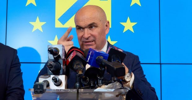 Tensiuni în PNL: Ilie Bolojan confruntat de prim-vicepreședinți din cauza negocierilor cu AUR, după retragerea sprijinului PSD