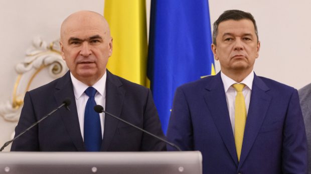 Schimb intens de replici între PSD și PNL pe Facebook înaintea moțiunii de cenzură anti-Bolojan