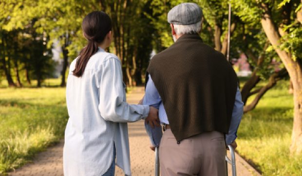 Două badante se luptă pe averea unui italian de 94 de ani. Acestea se acuză reciproc, iar cazul a ajuns în instanță