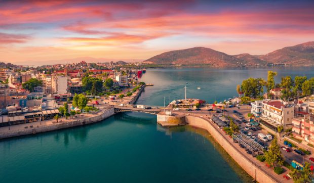 Evia, insula grecească de o oră de Atena care încântă cu plajele sale neatinse și peisajele spectaculoase