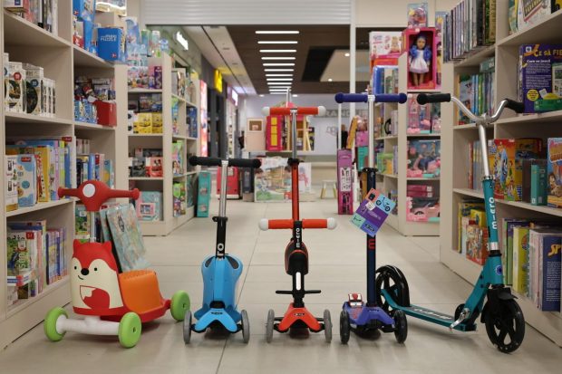 Trotinetă cu scaun sau fără scaun – ce este mai potrivit pentru copiii mici