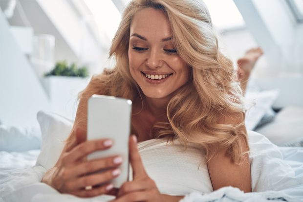 Cum îți construiești o carieră în industria de entertainment online?