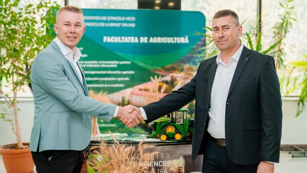 Tată și fiu din Bacău obțin rezultate remarcabile în agricultură fără irigații