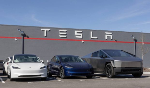 Tesla obligată să plătească despăgubiri de până la 16.000 de euro pentru proprietarii afectați de un update de software în Norvegia