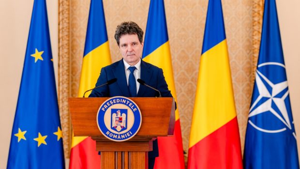 Nicușor Dan aduce un omagiu lui Mircea Lucescu, după anunțul trist al decesului său