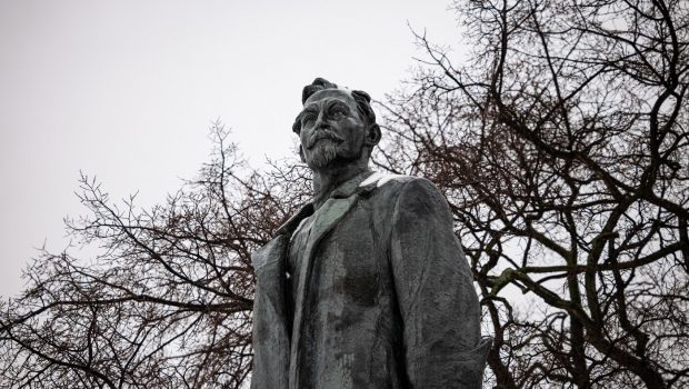 Vladimir Putin a restituit Academiei FSB numele lui Felix Dzerjinski, fondatorul poliției politice sovietice CEKA