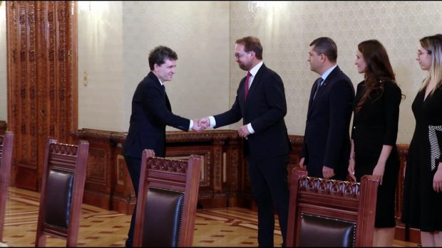 Nicușor Dan încheie consultările cu partidele din coaliție, PSD anunță retragerea miniștrilor din Guvern