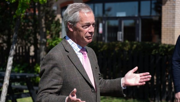 Nigel Farage primește o sumă semnificativă de la un investitor în criptomonede înaintea alegerilor britanice din 2024