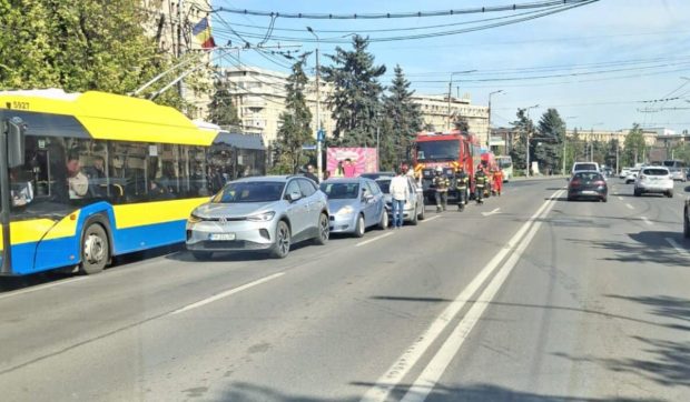 Impact în lanț în Ploiești: o șoferiță implicată într-un carambol soldat cu trei răniți