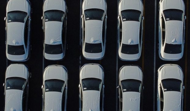 China construiește mașini electrice „de unică folosință” care ajung la fier vechi după doar doi ani