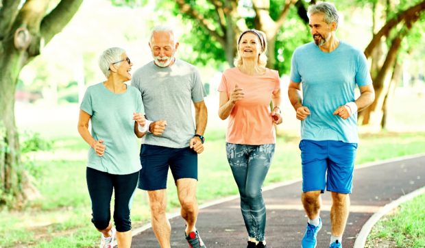 Doar două minute zilnic de activitate intensă pot prelungi viața și îmbunătăți sănătatea pe termen lung