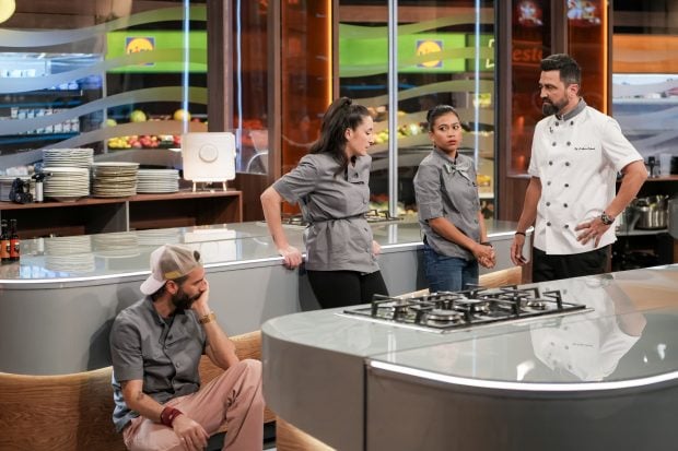 Imagine Stire „Chefi la cuțite” 2026. Eliminare neașteptată la Antena 1. Orlando Zaharia a rămas fără cuvinte | 2review.ro