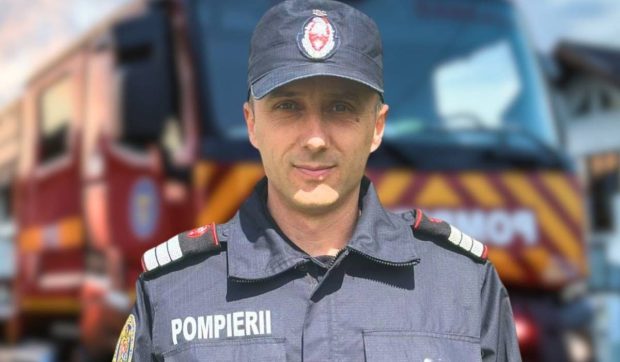 Pompierul Dan Tiberiu a salvat un copil de 2 ani în ultimul moment, în Bistrița-Năsăud