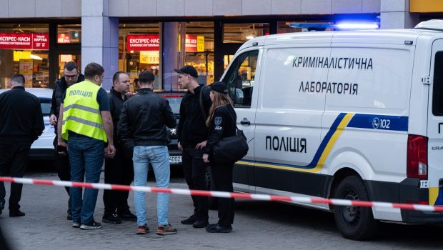 Atac armat de la Kiev. Doi polițiști au fost suspendați și sunt anchetați: „O rușine pentru întregul sistem”