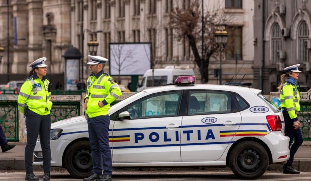 Șoferii români riscă amenzi și puncte de penalizare din cauza nefolosirii farurilor pe orice drum public