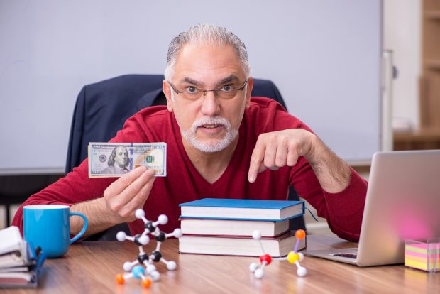 Ministerul Educației lansează metodologia pentru gradația de merit 2026 și explorează noi modalități de stimulare a profesorilor
