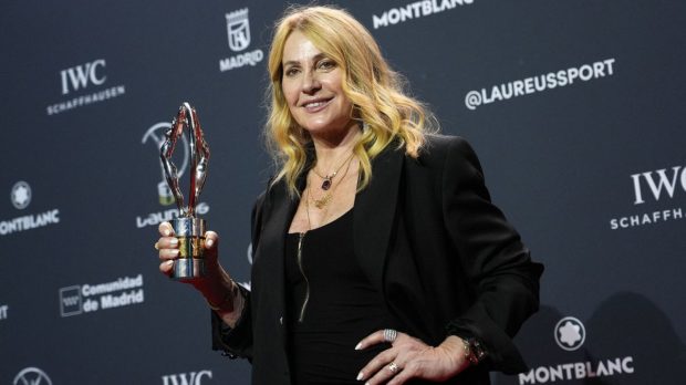 Un parc din București va purta numele Nadia Comăneci și va avea o statuie de 300 de kilograme a gimnastei, dezvăluie Ion Țiriac