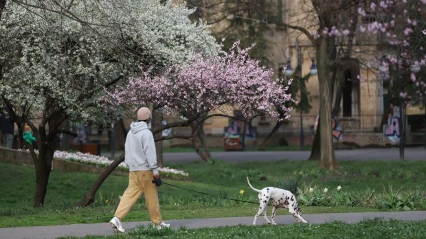 Vremea în perioada 27 aprilie – 15 mai 2026. Temperaturi mai mici decât cele normale și ploi abundente, urmate de o încălzire a vremii