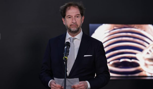 Coiful de la Coțofenești și brățările dacice recuperate, returnate în siguranță la Muzeul Național de Istorie din București