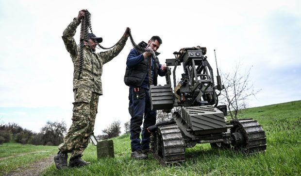 Roboții de luptă ucraineni au capturat singuri o poziție rusă, niciun om nu a participat la prima victorie a mașinilor pe linia frontului
