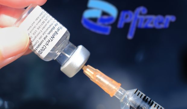 Ce riscă România dacă nu plătește cele 600 de milioane de euro pentru dozele de vaccin anti-COVID nefolosite: „Hotărârea are un caracter executoriu”