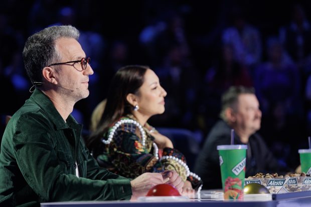 Imagine Stire „Românii au talent”, 17 aprilie 2026. Andi Moisescu, impresionat de povestea unui artist nomad: „Parcă a fost o secvență de film” | 2review.ro