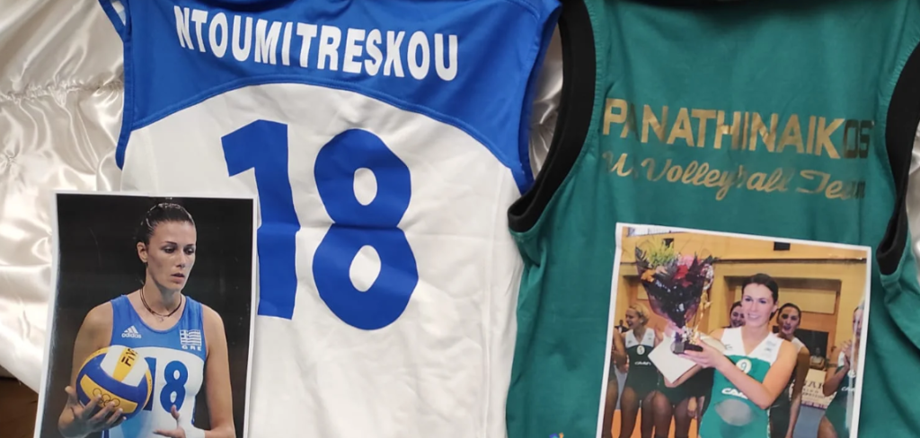 Povestea teribilă a tânărului baschetbalist Filippos Nikolaidis de la CSU Andu Sibiu. Mama lui, marea voleibalistă Ruxi Dumitrescu, a murit în 2024, tatăl, Alex, triplu campion mondial de taekwondo pentru Grecia, a fost răpus de o boală cruntă în 2022