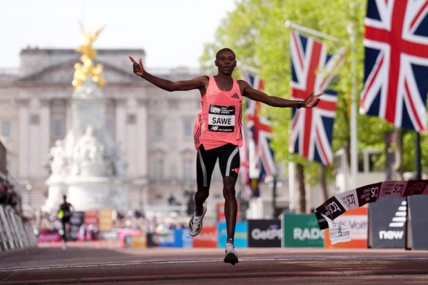 Sabastian Sawe, record mondial la Maratonul Londrei 2026. Timpul incredibil obținut | VIDEO