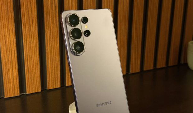 Efectul „RAMpocalipsei”: Samsung crește prețurile smartphone-urilor cu până la 200 de euro în Europa. De ce trebuie să îți schimbi telefonul acum