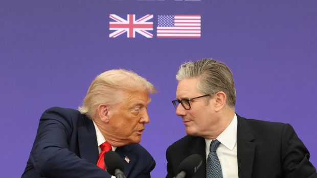 Liderii de afaceri britanici solicită un răspuns ferm guvernului Starmer la amenințările tarifare ale SUA