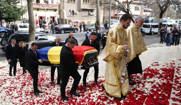 Mircea Lucescu, condus pe ultimul drum. A fost înmormântat la Cimitirul Bellu