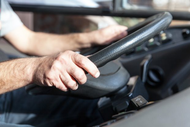Un șofer de autobuz a fost concediat pentru că nu voia să întârzie și a dat jos un pasager, în Elveția