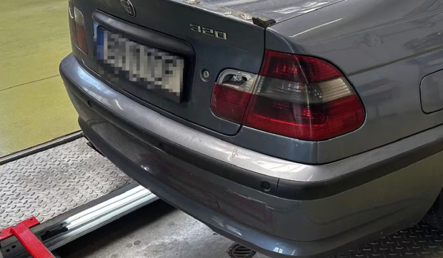 Șofer român pierde mașina în Elveția și riscă închisoarea pentru o amendă de aproape 3.000 de euro