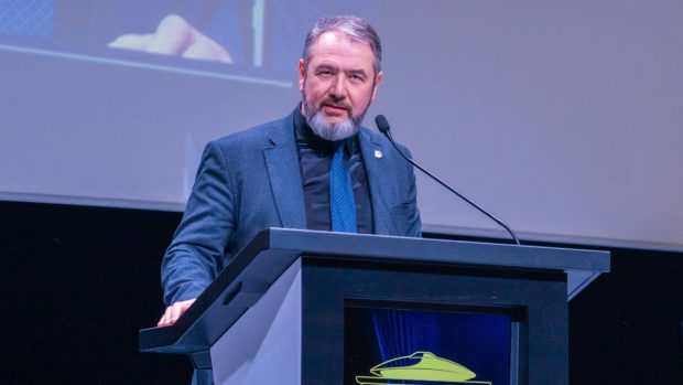 Sorin Costreie, consilier prezidențial pentru educație: „E aberant ca timpul petrecut de elevi la școală pentru a învăța și a face temele să fie mai mare decât timpul de lucru al părinților”