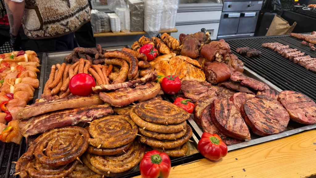 Produse tradiționale gata de vânzare. Foto: Libertatea