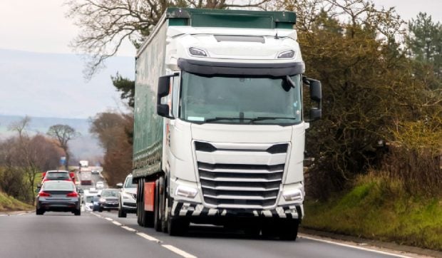 O țară din Europa pregătește noi taxe de drum pentru camioane, de la 1 iulie. Șoferii de TIR vor plăti pe kilometru