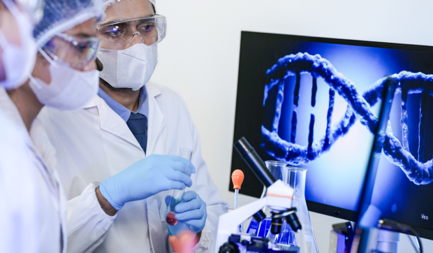 Testare genetică gratuită pentru 20.000 de români: ,,Vrem să reducem odiseea diagnosticului de la 7 de ani la 3 săptămâni”