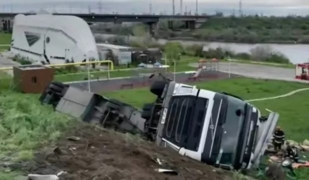Accidente grave pe drumul județean 226: Un TIR cu oi s-a răsturnat lângă Năvodari, 160 de animale au murit