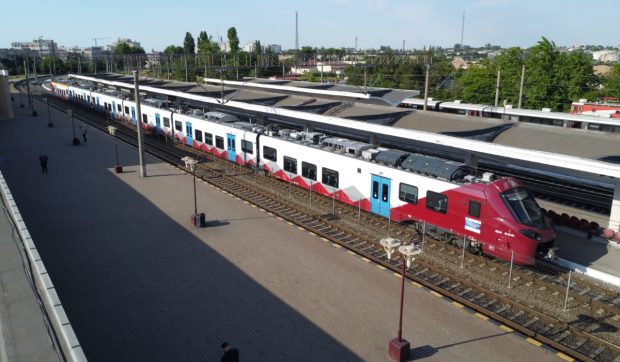 Trenuri suplimentare către litoral de 1 Mai 2026 și tarifele pentru studenți