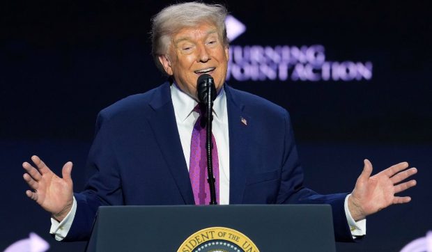 Donald Trump anunță dezvăluiri iminente legate de documente inedite privind OZN-urile