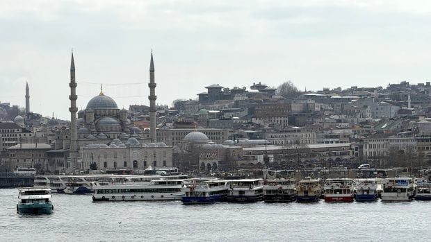 Invazie românească în Antalya. Dependența de all-inclusive: jumătate de milion de turiști iau cu asalt Turcia